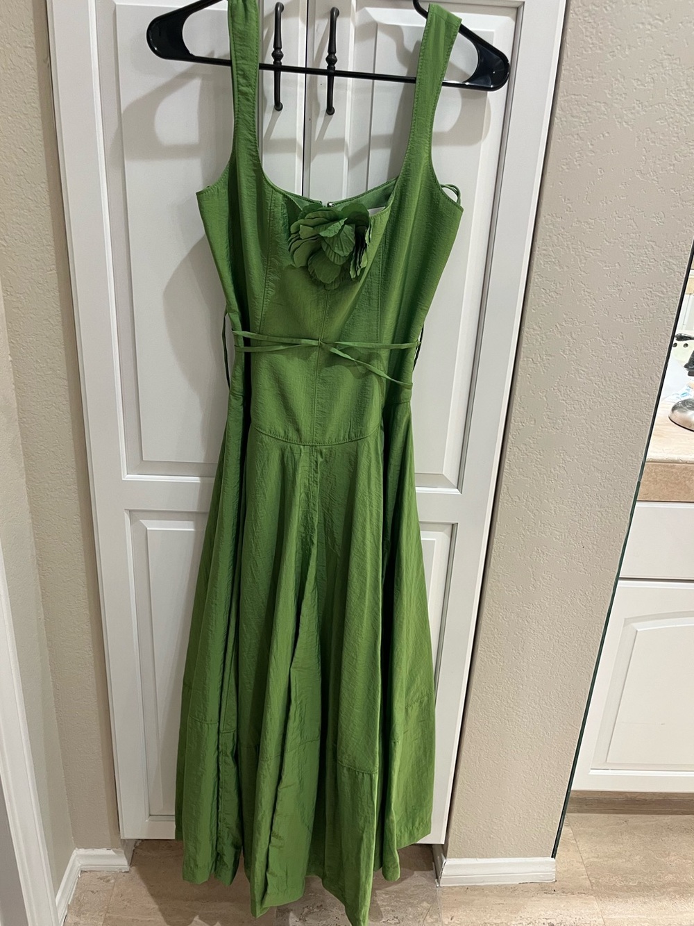cinq a sept Green Sleeveless Maxi Dress with Floral Detail size 0 Never worn